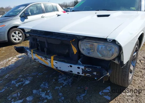 2013 Dodge Challenger Sxt z USA, uszkodzony, nr VIN 2C3CDYAG2DH693820